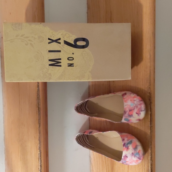 Women's shoes - Picture 1 of 3
